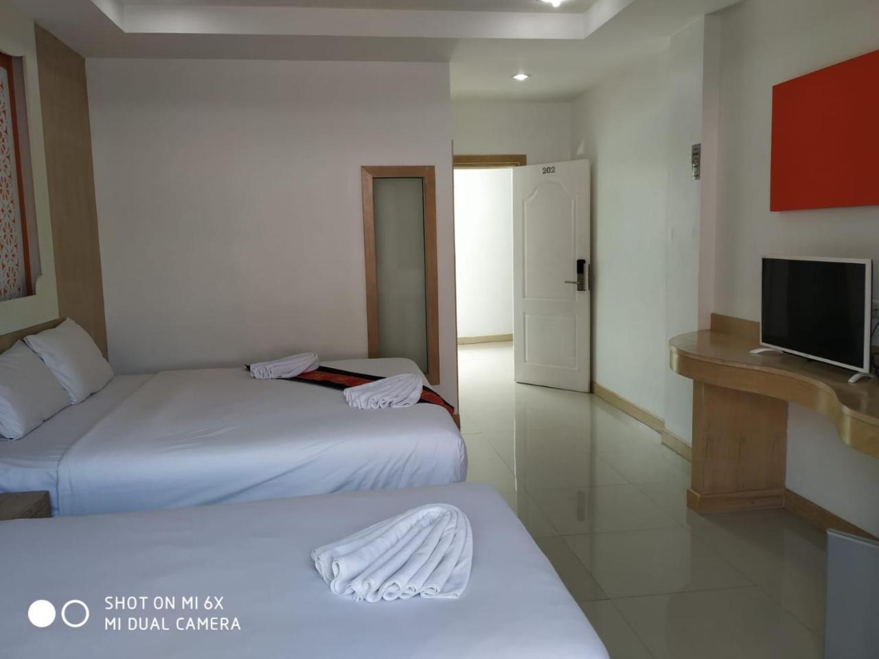 Patong Red Sapphire Hotel מראה חיצוני תמונה